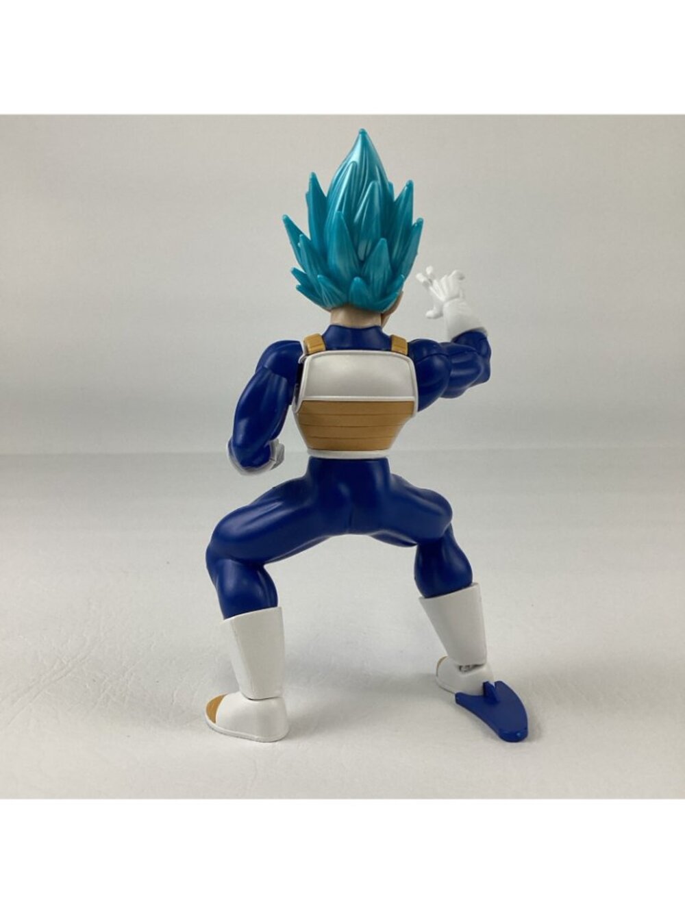 Bandai Namco Dragon Ball Super Saiyan God Vegeta Plastic Model 5" Figure - Picture 3 of 6